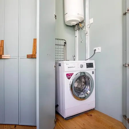 Mouzinho Darling 1br W/ Ac In Center By Lovelystay Apartment