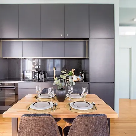 Mouzinho Darling 1br W/ Ac In Center By Lovelystay Apartment *