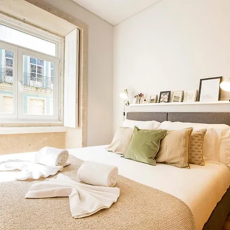 Mouzinho Darling 1br W/ Ac In Center By Lovelystay